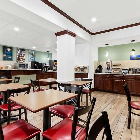 Best Western Patriots Point Маунт Плезант Екстериор снимка