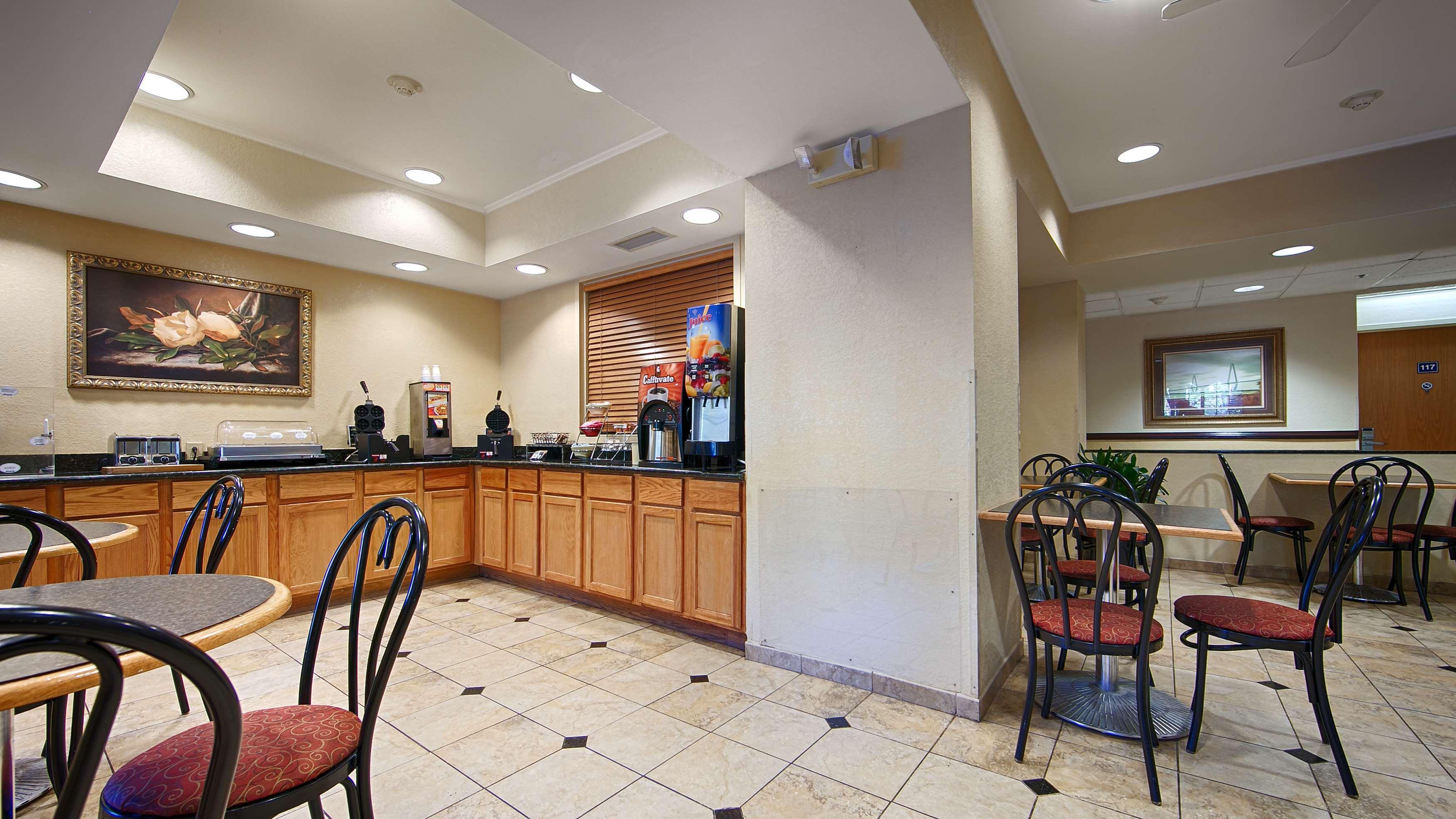 Best Western Patriots Point Маунт Плезант Екстериор снимка
