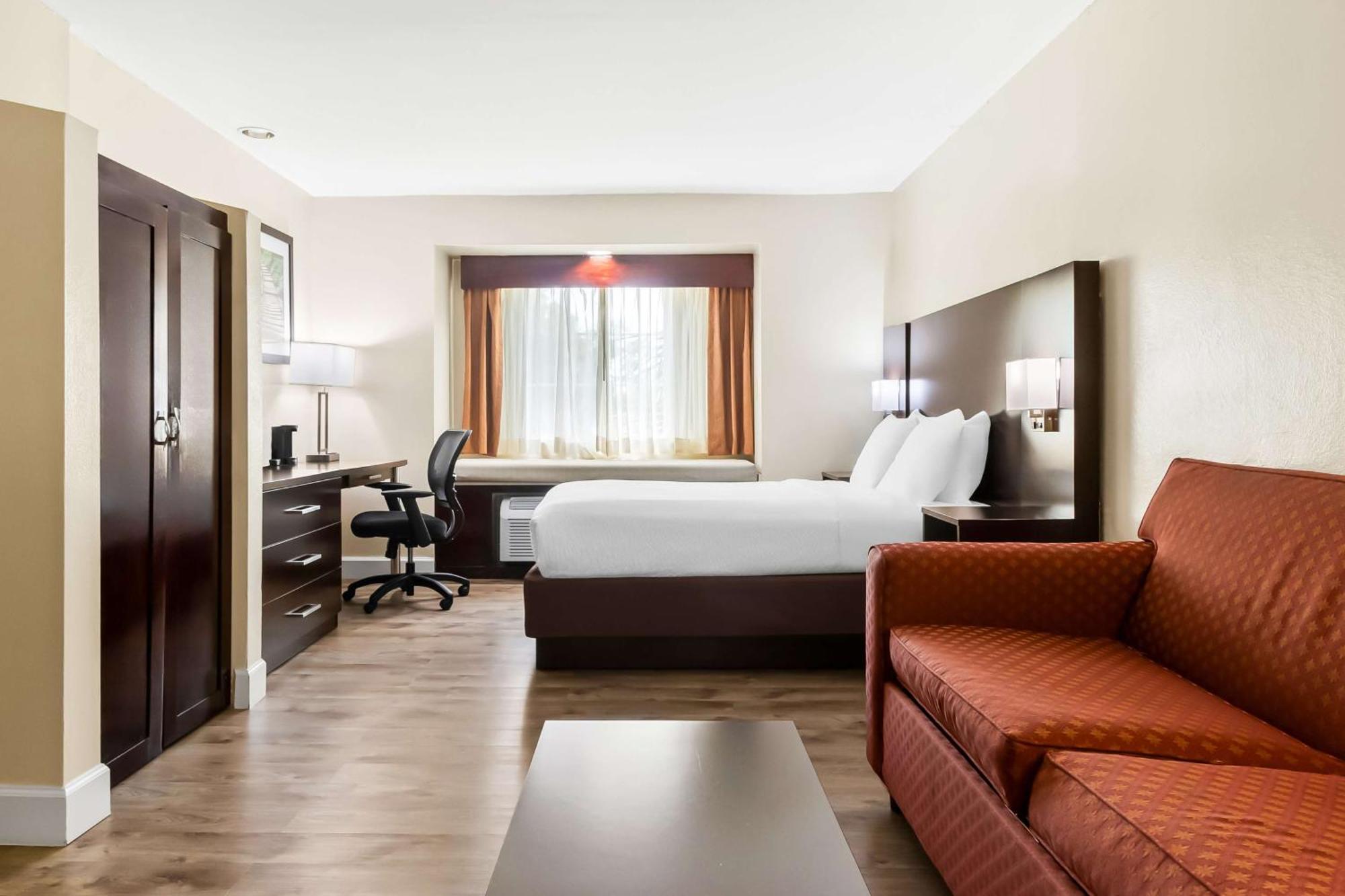 Best Western Patriots Point Маунт Плезант Екстериор снимка