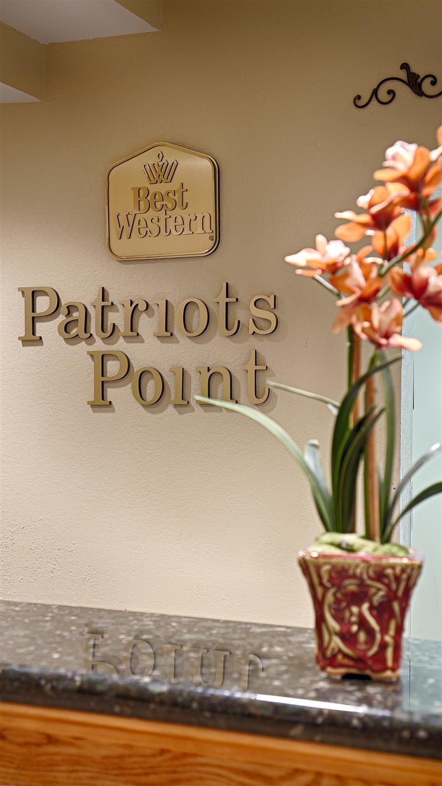 Best Western Patriots Point Маунт Плезант Екстериор снимка